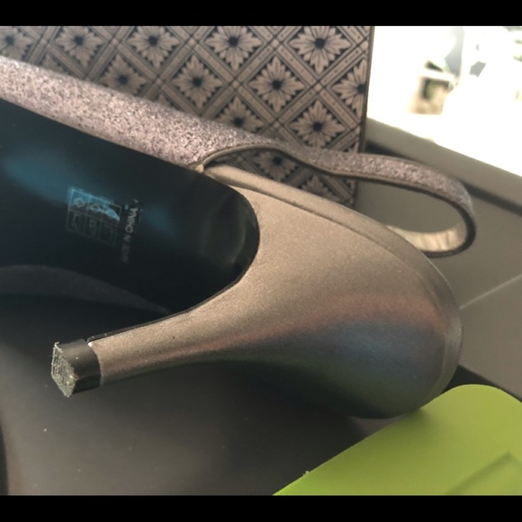 🔴Beautiful Pale Purple/Blue glittery Slingbacks - Picture 6 of 6